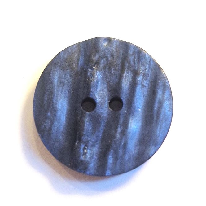 Hovedbilde Knapp 2 hull blå sort 23 mm